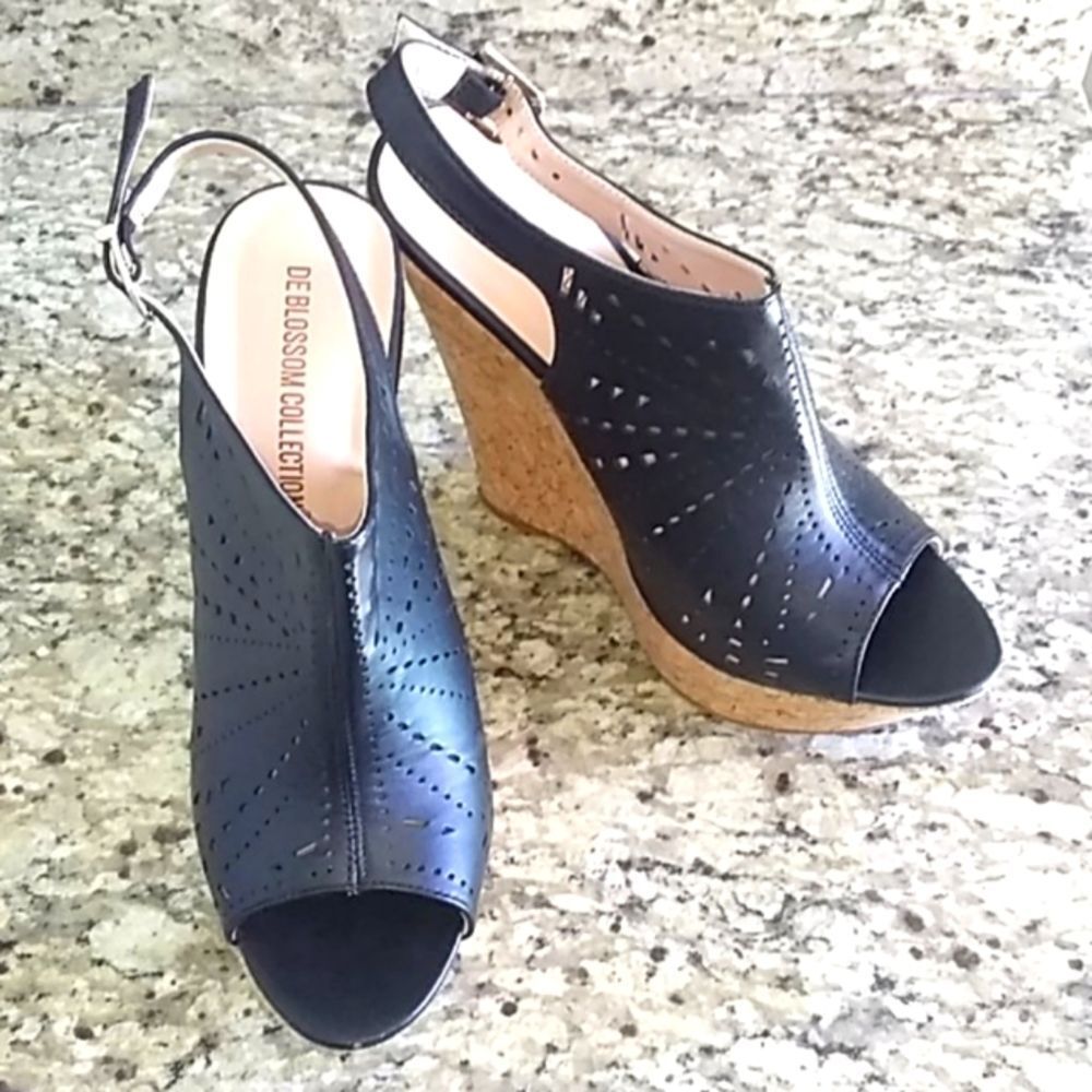 Womens De Blossom Collection Wedge Heels Size 8.5